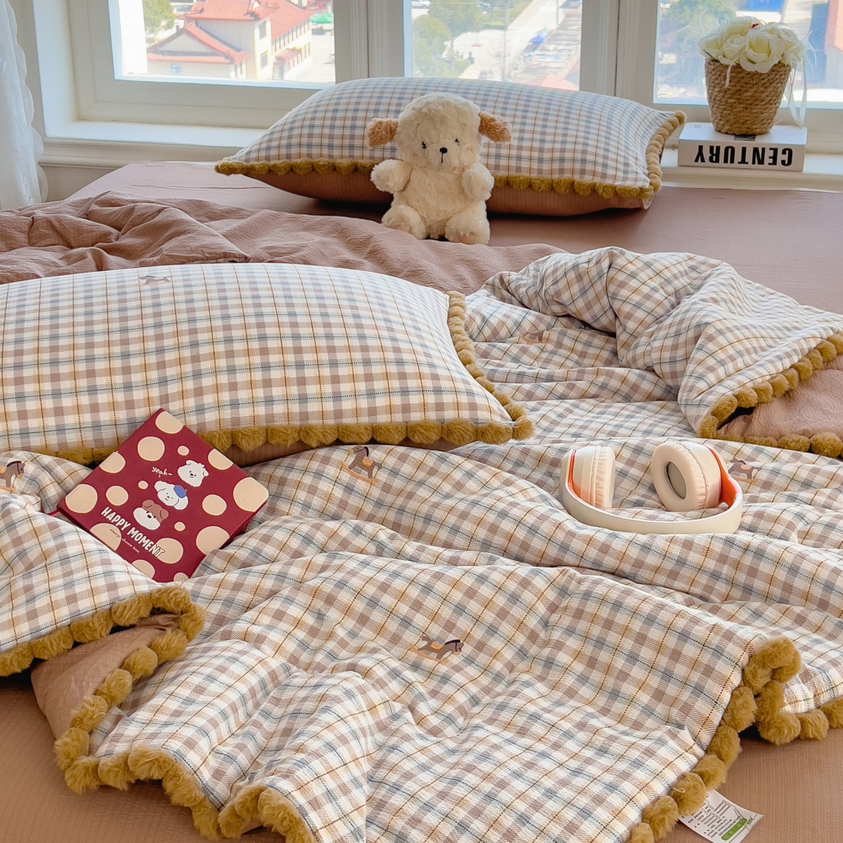 91家纺网 家纺一手货源 找家纺 宝士康家纺 2026新款10A抗菌毛球花边邹邹纱夏被 雾格马