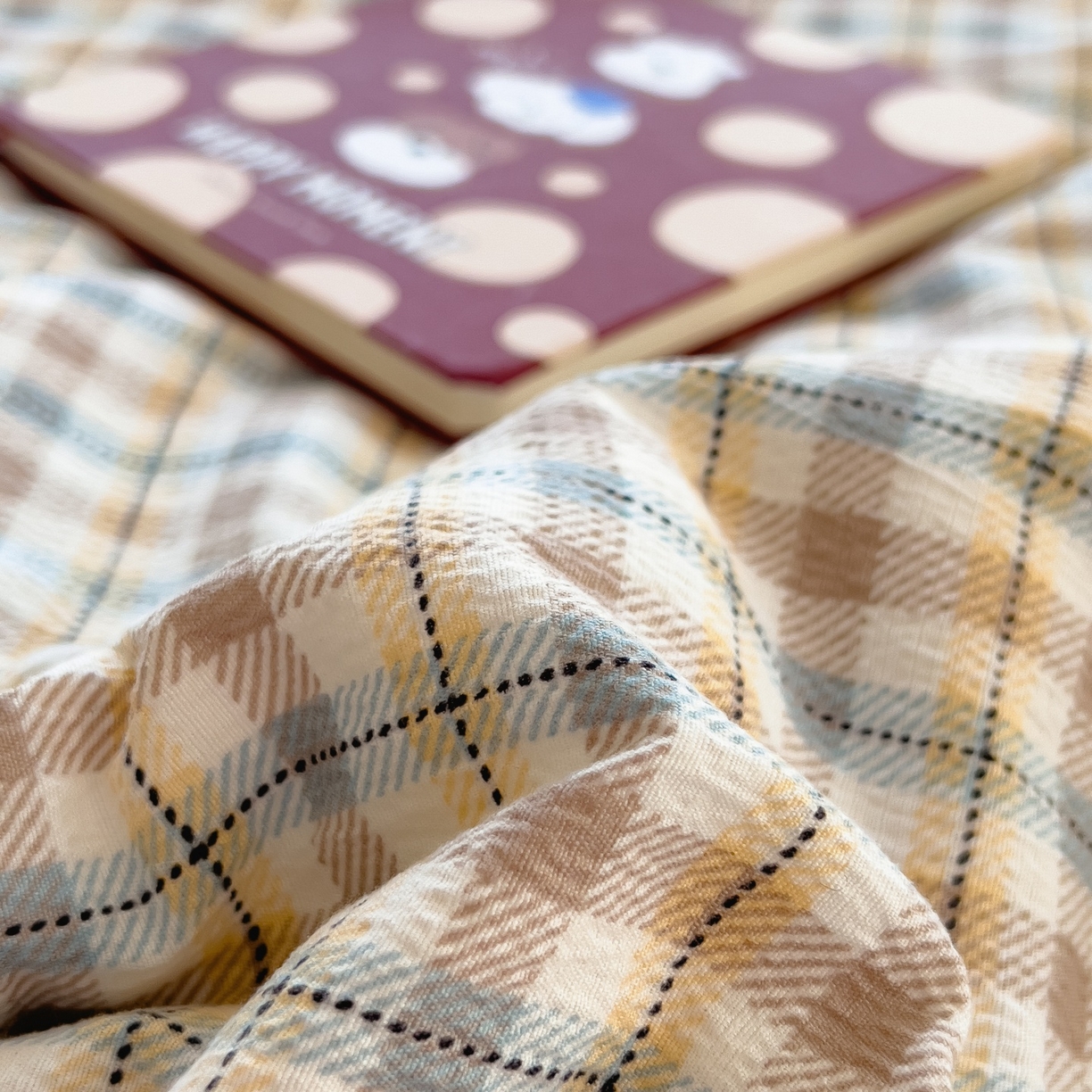 91家纺网 家纺一手货源 找家纺 宝士康家纺 2026新款10A抗菌毛球花边邹邹纱夏被 雾格马