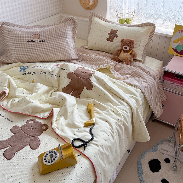 91家纺网 家纺一手货源 找家纺 暖生活 2026新款工艺款全棉水洗棉夏被四件套夏凉被空调被 快乐小熊