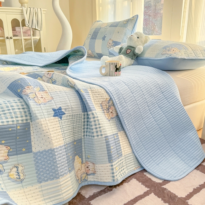 91家纺网 家纺一手货源 找家纺 晓时候 2026新款双层纱印花单床盖床盖单件单品床盖 蓝色泡芙狗