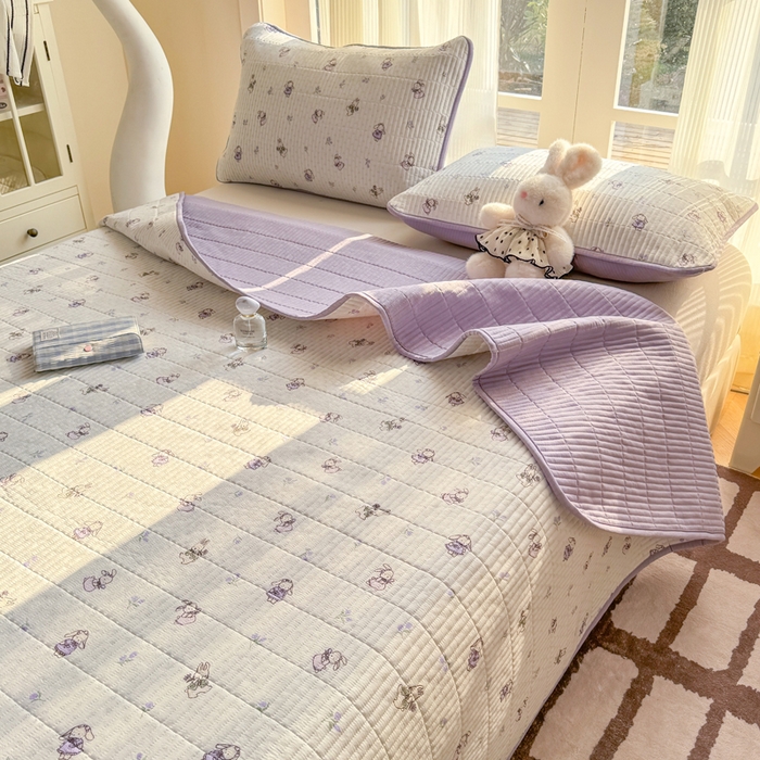 91家纺网 家纺一手货源 找家纺 晓时候 2026新款双层纱印花单床盖床盖单件单品床盖 花间兔