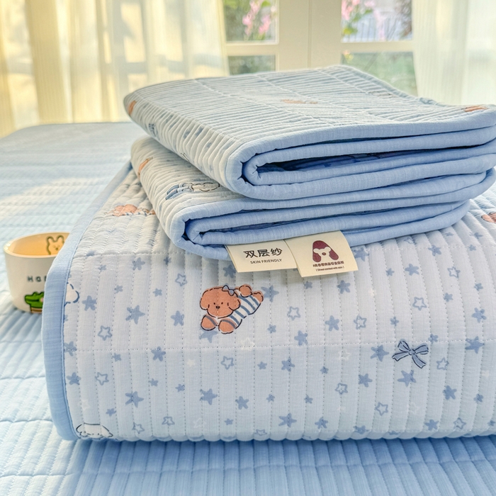 91家纺网 家纺一手货源 找家纺 晓时候 2026新款双层纱印花单床盖床盖单件单品床盖 俏皮狗