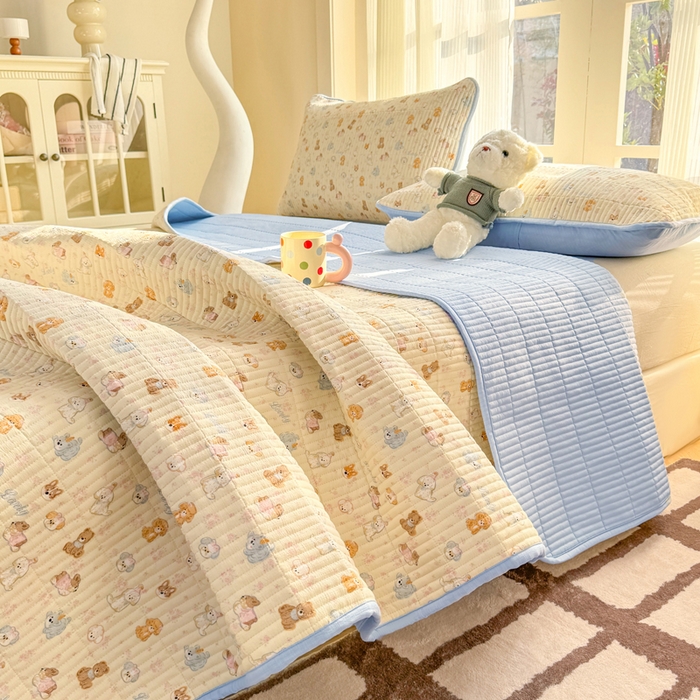 91家纺网 家纺一手货源 找家纺 晓时候 2026新款双层纱印花单床盖床盖单件单品床盖 奶芙狗