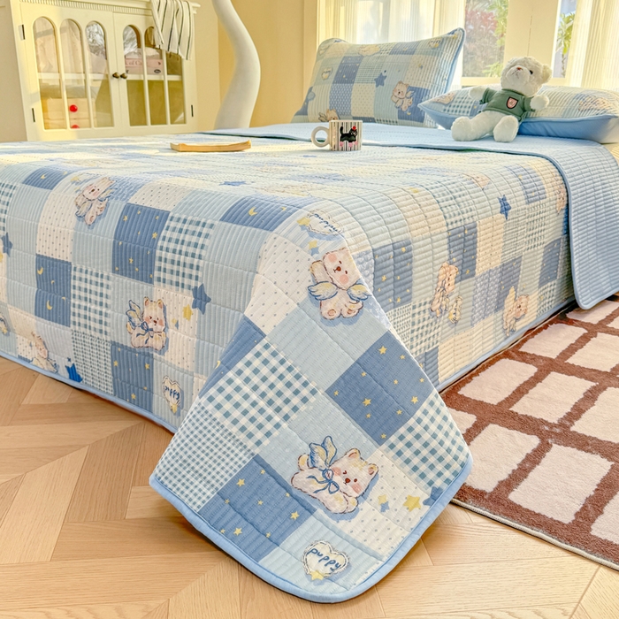 91家纺网 家纺一手货源 找家纺 晓时候 2026新款双层纱印花单床盖床盖单件单品床盖 蓝色泡芙狗