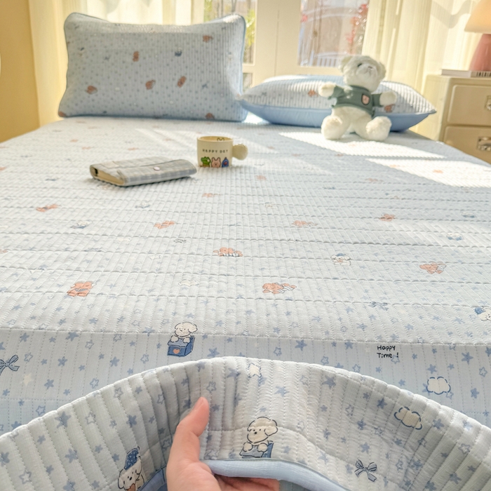 91家纺网 家纺一手货源 找家纺 晓时候 2026新款双层纱印花单床盖床盖单件单品床盖 俏皮狗