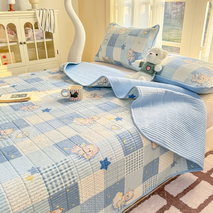 91家纺网 家纺一手货源 找家纺 晓时候 2026新款双层纱印花单床盖床盖单件单品床盖 蓝色泡芙狗