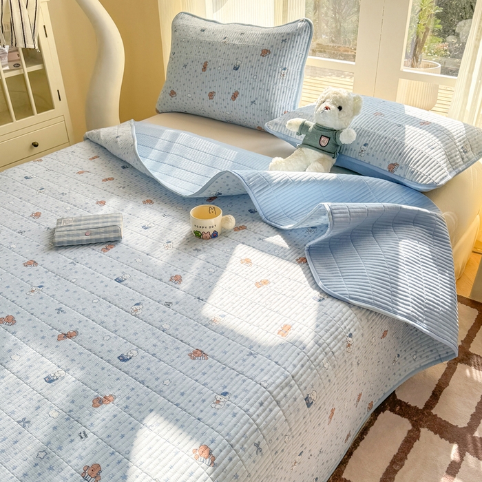 91家纺网 家纺一手货源 找家纺 晓时候 2026新款双层纱印花单床盖床盖单件单品床盖 俏皮狗