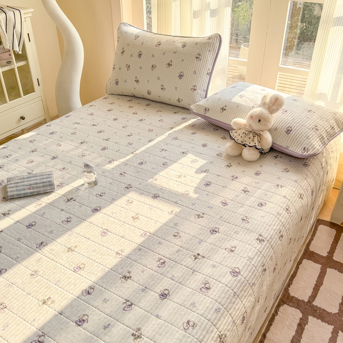 91家纺网 家纺一手货源 找家纺 晓时候 2026新款双层纱印花单床盖床盖单件单品床盖 花间兔