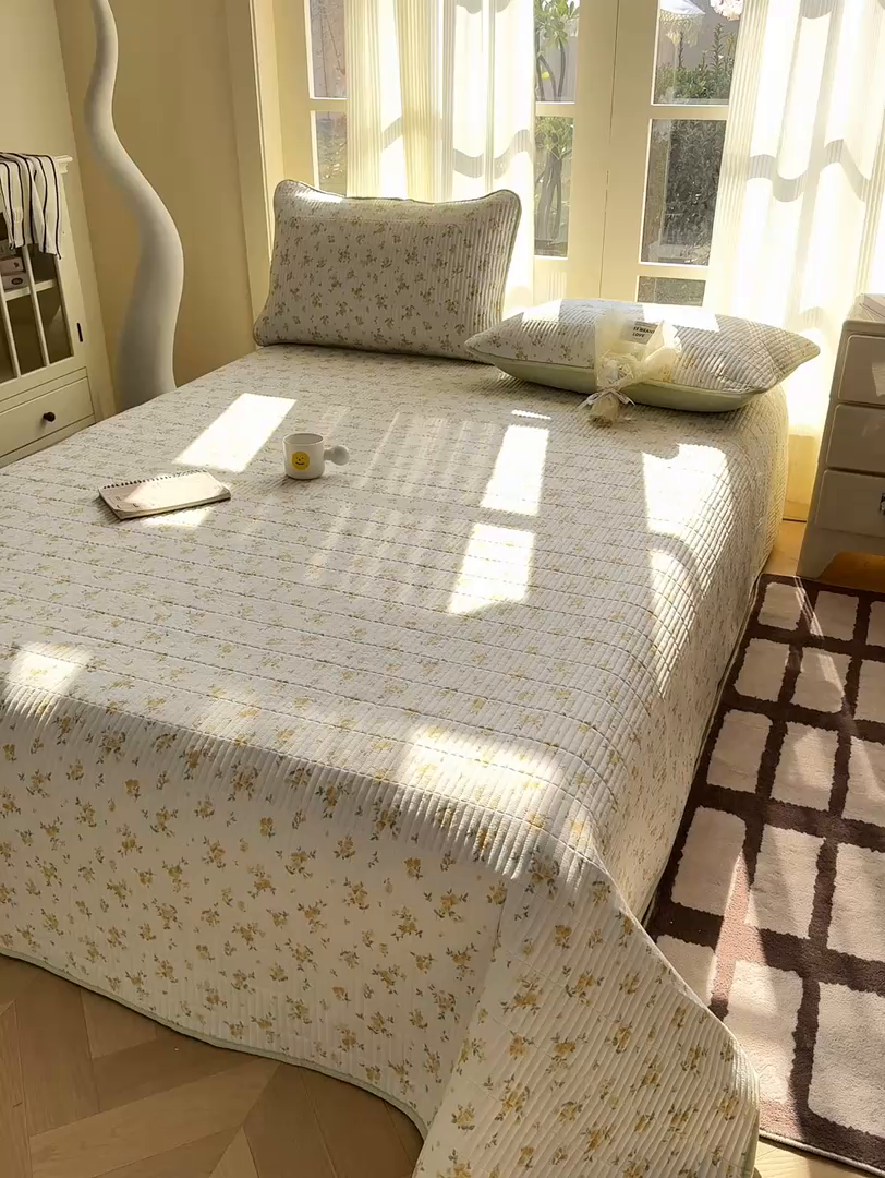 91家纺网 家纺一手货源 找家纺 晓时候 2026新款双层纱印花单床盖床盖单件单品床盖 萌萌星星人