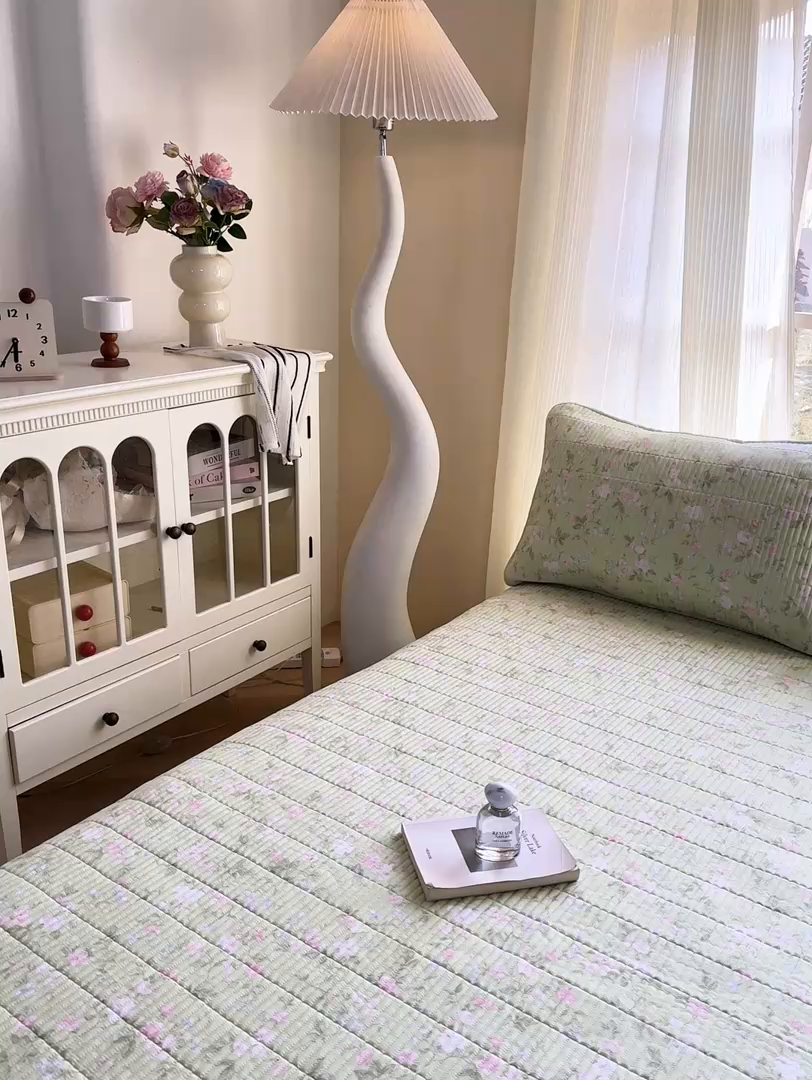 91家纺网 家纺一手货源 找家纺 晓时候 2026新款双层纱印花单床盖床盖单件单品床盖 芊芊花语