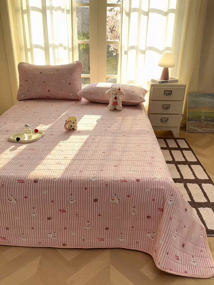 91家纺网 家纺一手货源 找家纺 晓时候 2026新款双层纱印花单床盖床盖单件单品床盖 甜甜西高地