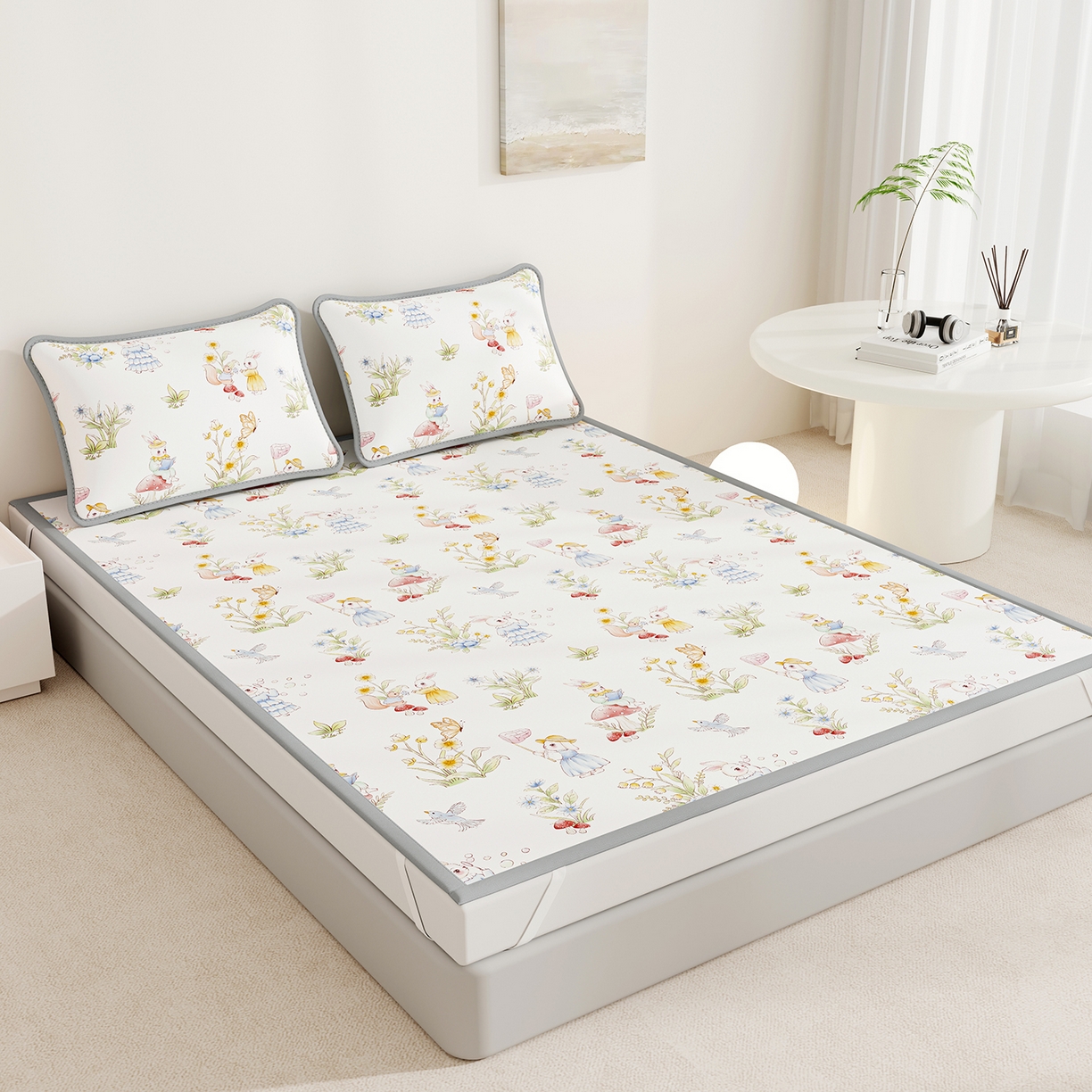 91家纺网 家纺一手货源 找家纺 奇丝雅 2026A类数码印花大版卡通冰丝凉席双人席可机洗学生宿舍空调软席三件套三明治网底 精灵小兔