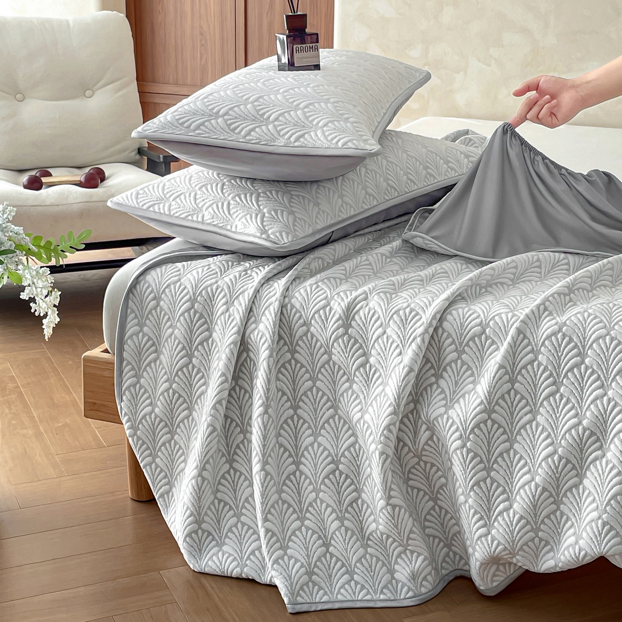 91家纺网 家纺一手货源 找家纺 （总）羚羊语家纺 2026新款PE提花凉泡泡席床笠款460克冰萃席凉豆豆夏季几何轻奢凉感软席子三件套【配包装】