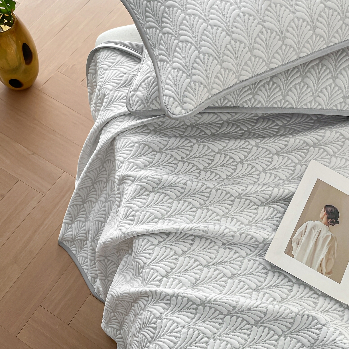 91家纺网 家纺一手货源 找家纺 （总）羚羊语家纺 2026新款PE提花凉泡泡席床笠款460克冰萃席凉豆豆夏季几何轻奢凉感软席子三件套【配包装】