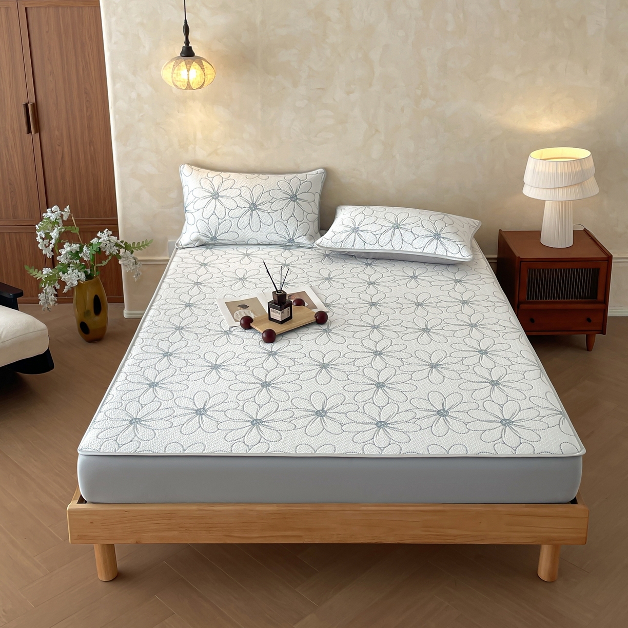 91家纺网 家纺一手货源 找家纺 羚羊语家纺 2026新款PE提花凉泡泡席床笠款460克冰萃席凉豆豆夏季几何轻奢凉感软席子三件套【配包装】 冰萃席-花沁