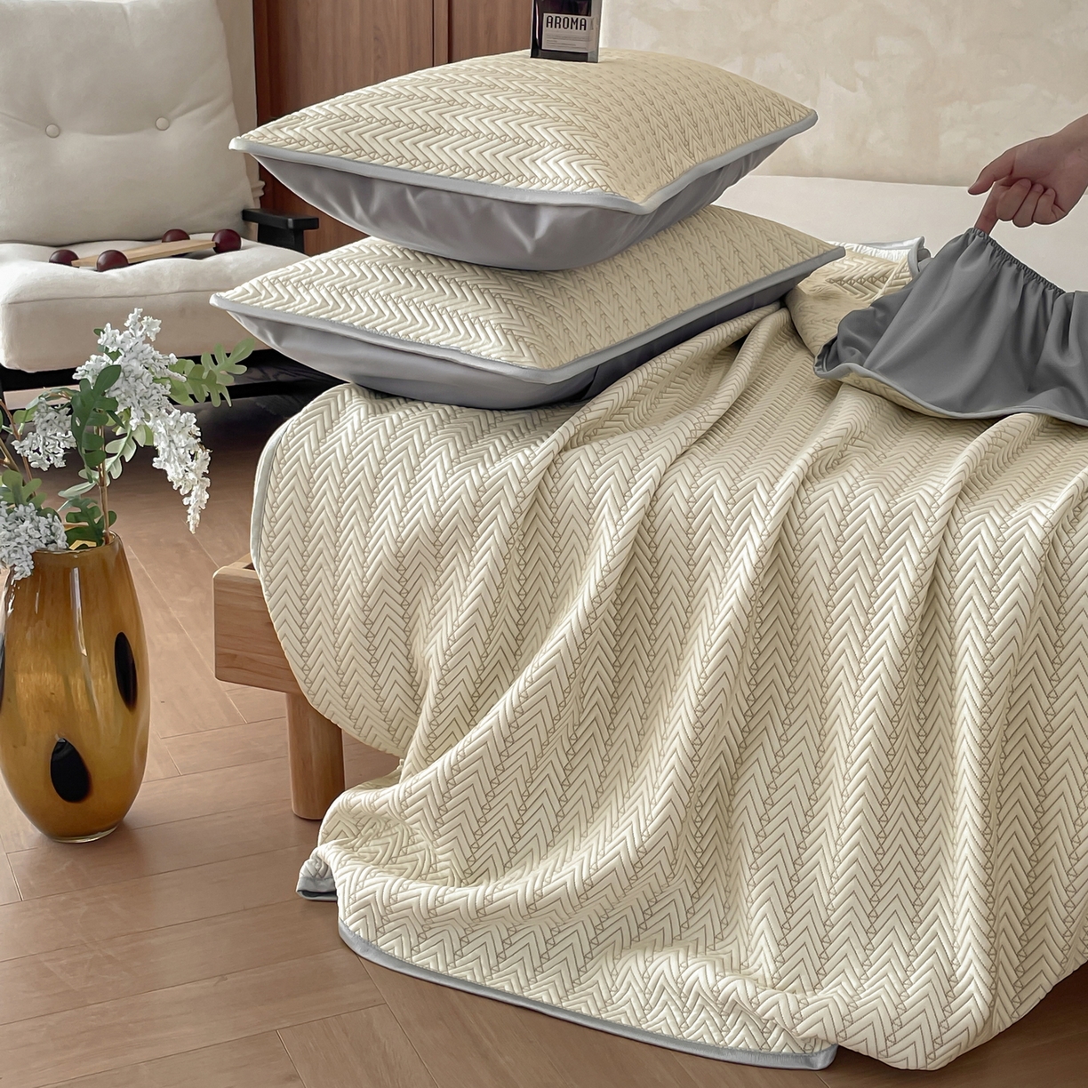 91家纺网 家纺一手货源 找家纺 羚羊语家纺 2026新款PE提花凉泡泡席床笠款460克冰萃席凉豆豆夏季几何轻奢凉感软席子三件套【配包装】 冰萃席-菱序