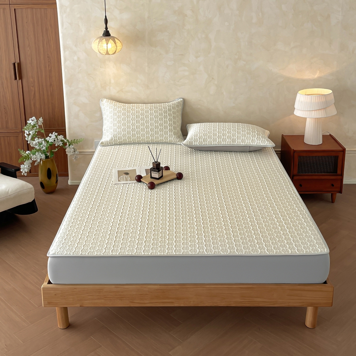 91家纺网 家纺一手货源 找家纺 羚羊语家纺 2026新款PE提花凉泡泡席床笠款460克冰萃席凉豆豆夏季几何轻奢凉感软席子三件套【配包装】 冰萃席-冰格