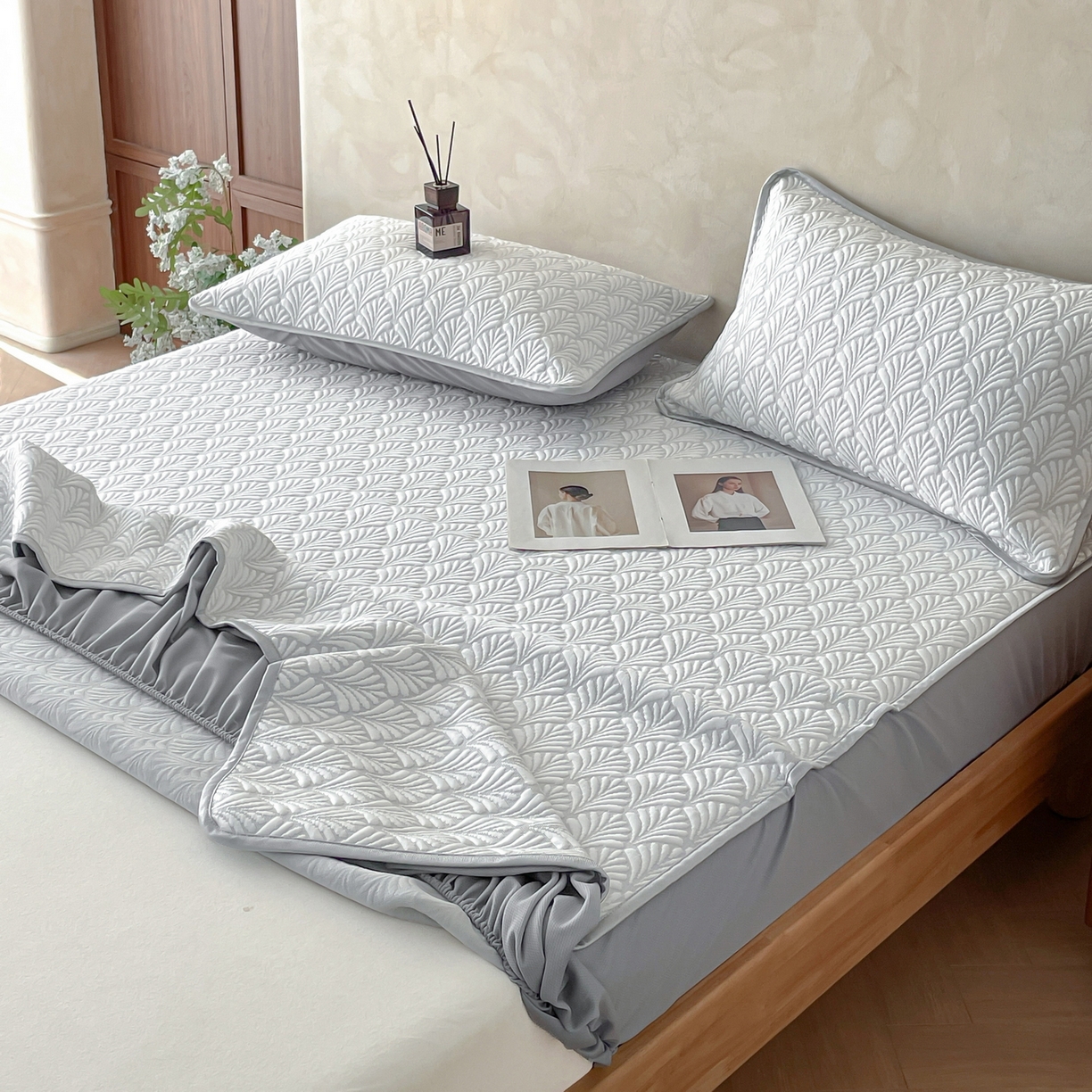 91家纺网 家纺一手货源 找家纺 羚羊语家纺 2026新款PE提花凉泡泡席床笠款460克冰萃席凉豆豆夏季几何轻奢凉感软席子三件套【配包装】 冰萃席-贝界