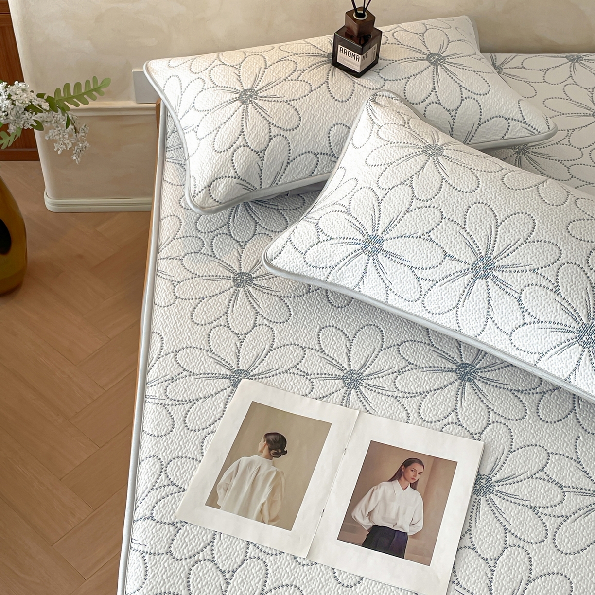 91家纺网 家纺一手货源 找家纺 羚羊语家纺 2026新款PE提花凉泡泡席床笠款460克冰萃席凉豆豆夏季几何轻奢凉感软席子三件套【配包装】 冰萃席-花沁