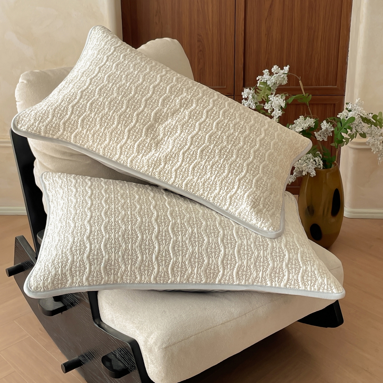 91家纺网 家纺一手货源 找家纺 羚羊语家纺 2026新款PE提花凉泡泡席床笠款460克冰萃席凉豆豆夏季几何轻奢凉感软席子三件套【配包装】 冰萃席-冰格