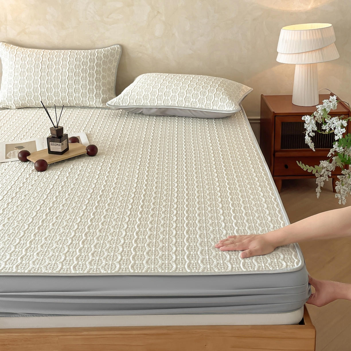 91家纺网 家纺一手货源 找家纺 羚羊语家纺 2026新款PE提花凉泡泡席床笠款460克冰萃席凉豆豆夏季几何轻奢凉感软席子三件套【配包装】 冰萃席-冰格