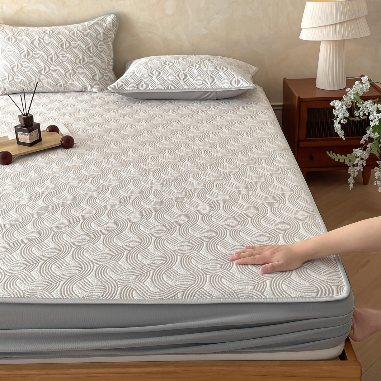 91家纺网 家纺一手货源 找家纺 羚羊语家纺 2026新款PE提花凉泡泡席床笠款460克冰萃席凉豆豆夏季几何轻奢凉感软席子三件套【配包装】 冰萃席-纹屿