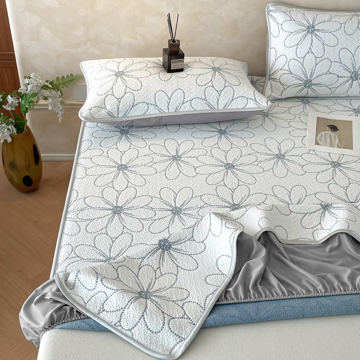 91家纺网 家纺一手货源 找家纺 羚羊语家纺 2026新款PE提花凉泡泡席床笠款460克冰萃席凉豆豆夏季几何轻奢凉感软席子三件套【配包装】 冰萃席-花沁