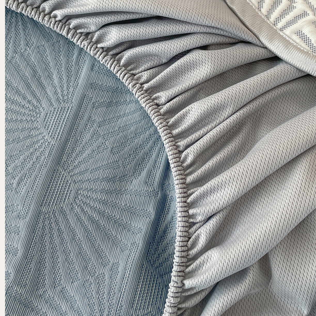 91家纺网 家纺一手货源 找家纺 羚羊语家纺 2026新款PE提花凉泡泡席床笠款460克冰萃席凉豆豆夏季几何轻奢凉感软席子三件套【配包装】 冰萃席-半晟