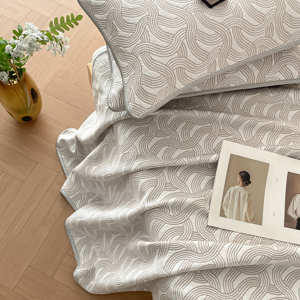 91家纺网 家纺一手货源 找家纺 羚羊语家纺 2026新款PE提花凉泡泡席床笠款460克冰萃席凉豆豆夏季几何轻奢凉感软席子三件套【配包装】 冰萃席-纹屿