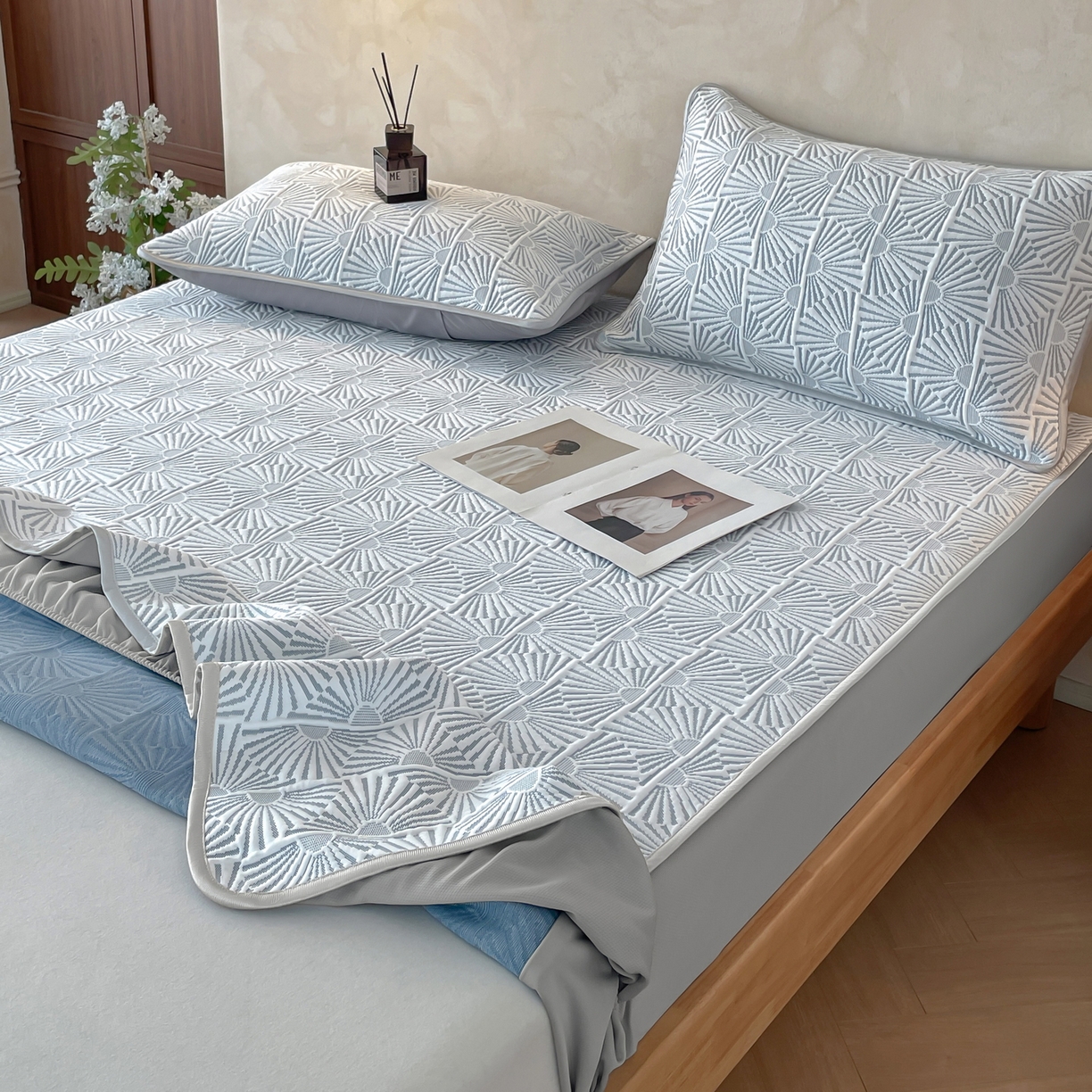 91家纺网 家纺一手货源 找家纺 羚羊语家纺 2026新款PE提花凉泡泡席床笠款460克冰萃席凉豆豆夏季几何轻奢凉感软席子三件套【配包装】 冰萃席-半晟