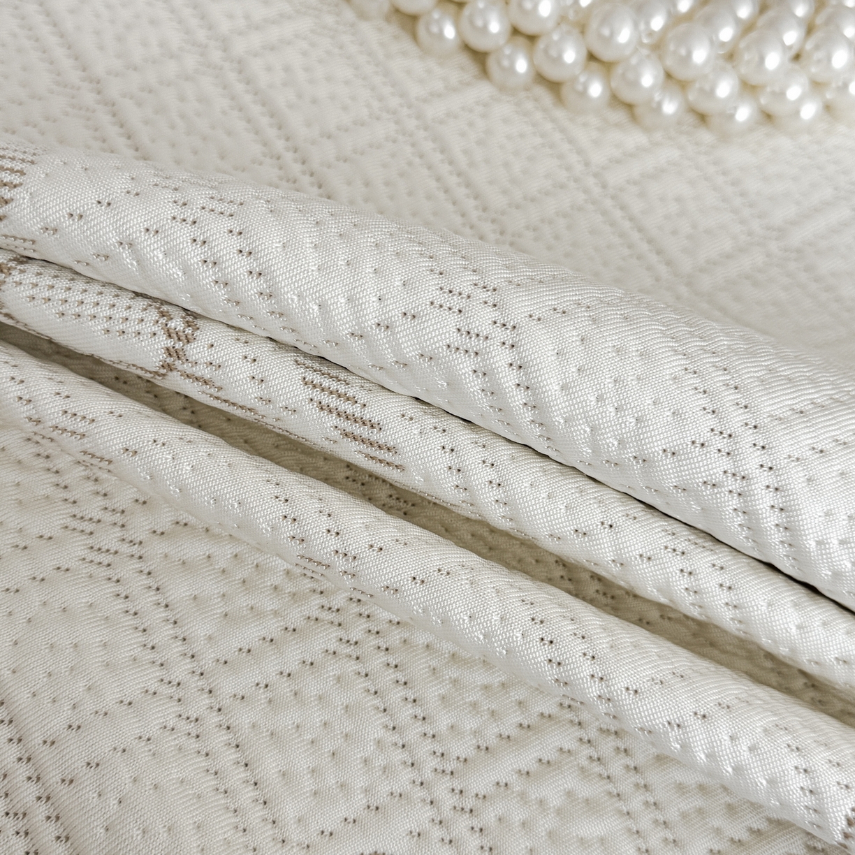 91家纺网 家纺一手货源 找家纺 羚羊语家纺 2026新款韩式PE提花凉泡泡席床裙款中分子【凉感值>2.0】花边乙纶冰豆豆夏季凉感冰丝软席三件套 白月光-沐夏（配洗护袋）