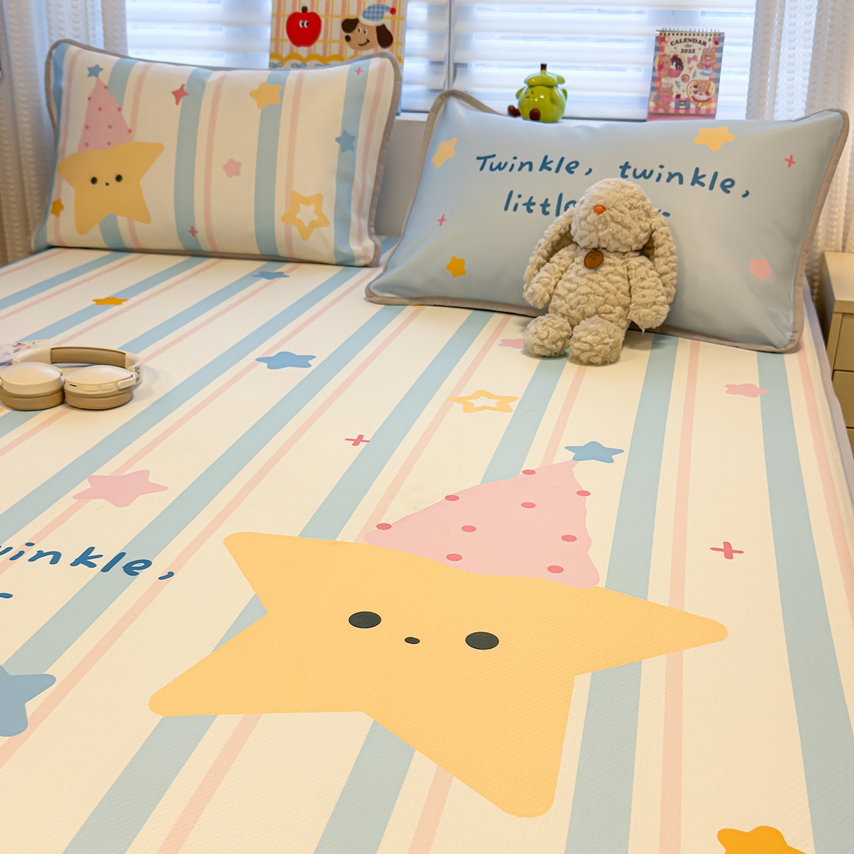 91家纺网 家纺一手货源 找家纺 懒猫家纺 2026新款大版卡通凉感冰丝床笠款凉席席子 床笠席-甜梦星愿