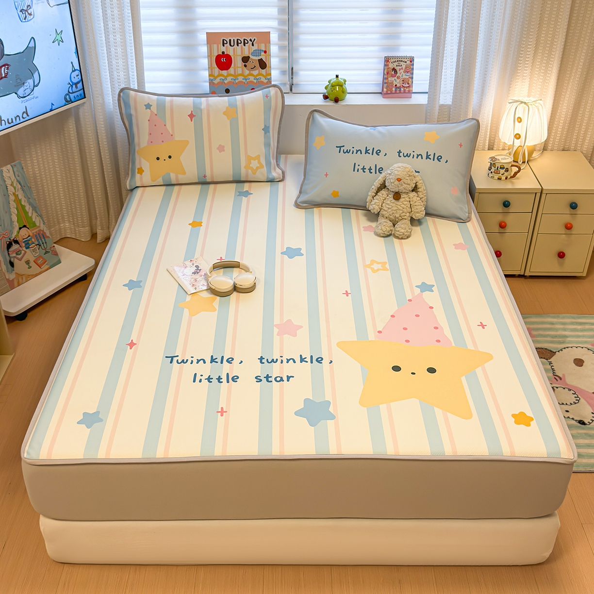 91家纺网 家纺一手货源 找家纺 懒猫家纺 2026新款大版卡通凉感冰丝床笠款凉席席子 床笠席-甜梦星愿