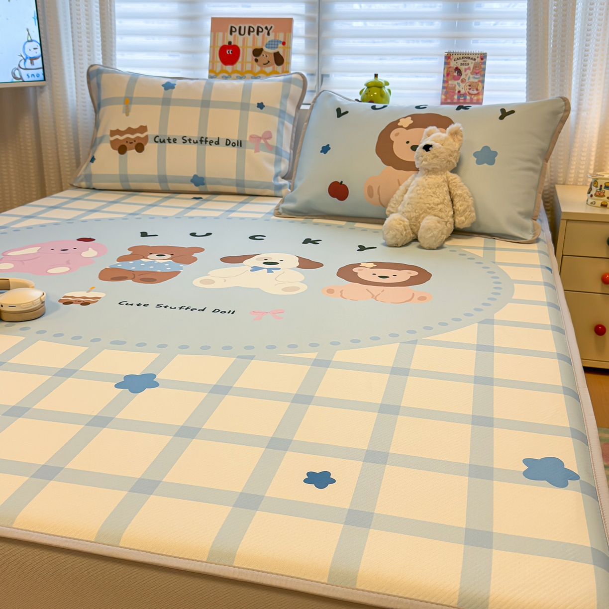 91家纺网 家纺一手货源 找家纺 懒猫家纺 2026新款大版卡通凉感冰丝床笠款凉席席子 床笠席-幸运家族