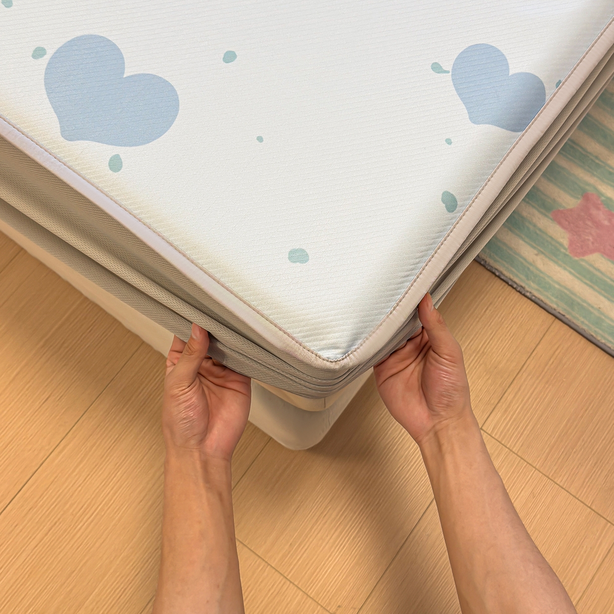 91家纺网 家纺一手货源 找家纺 懒猫家纺 2026新款大版卡通凉感冰丝床笠款凉席席子 床笠席-元气小狗