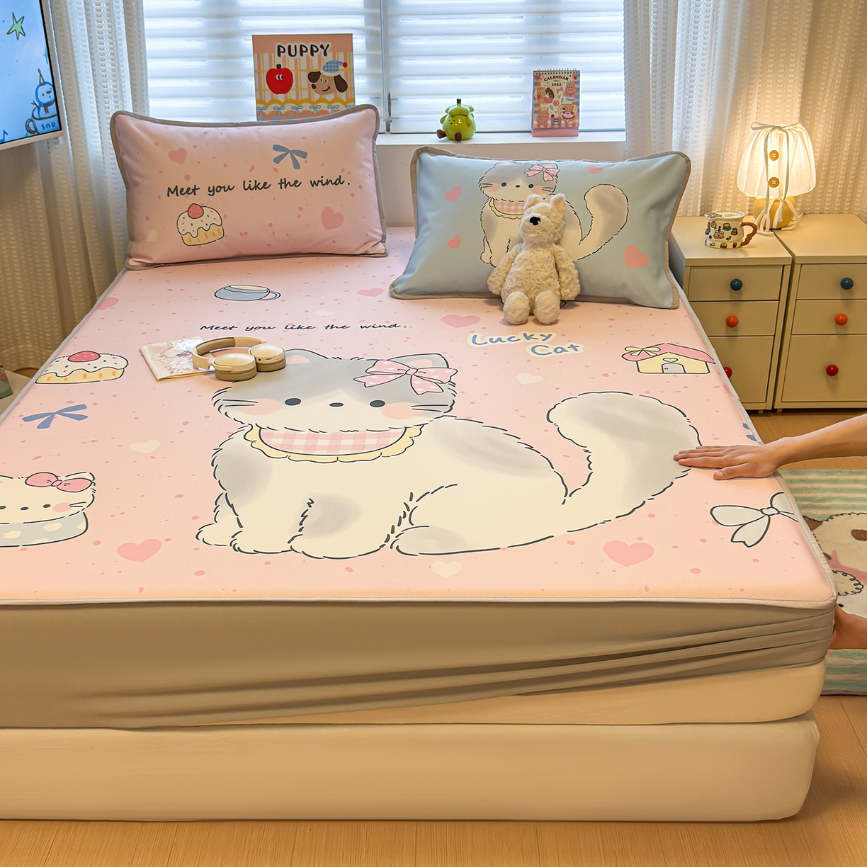 91家纺网 家纺一手货源 找家纺 懒猫家纺 2026新款大版卡通凉感冰丝床笠款凉席席子 床笠席-甜宠小猫