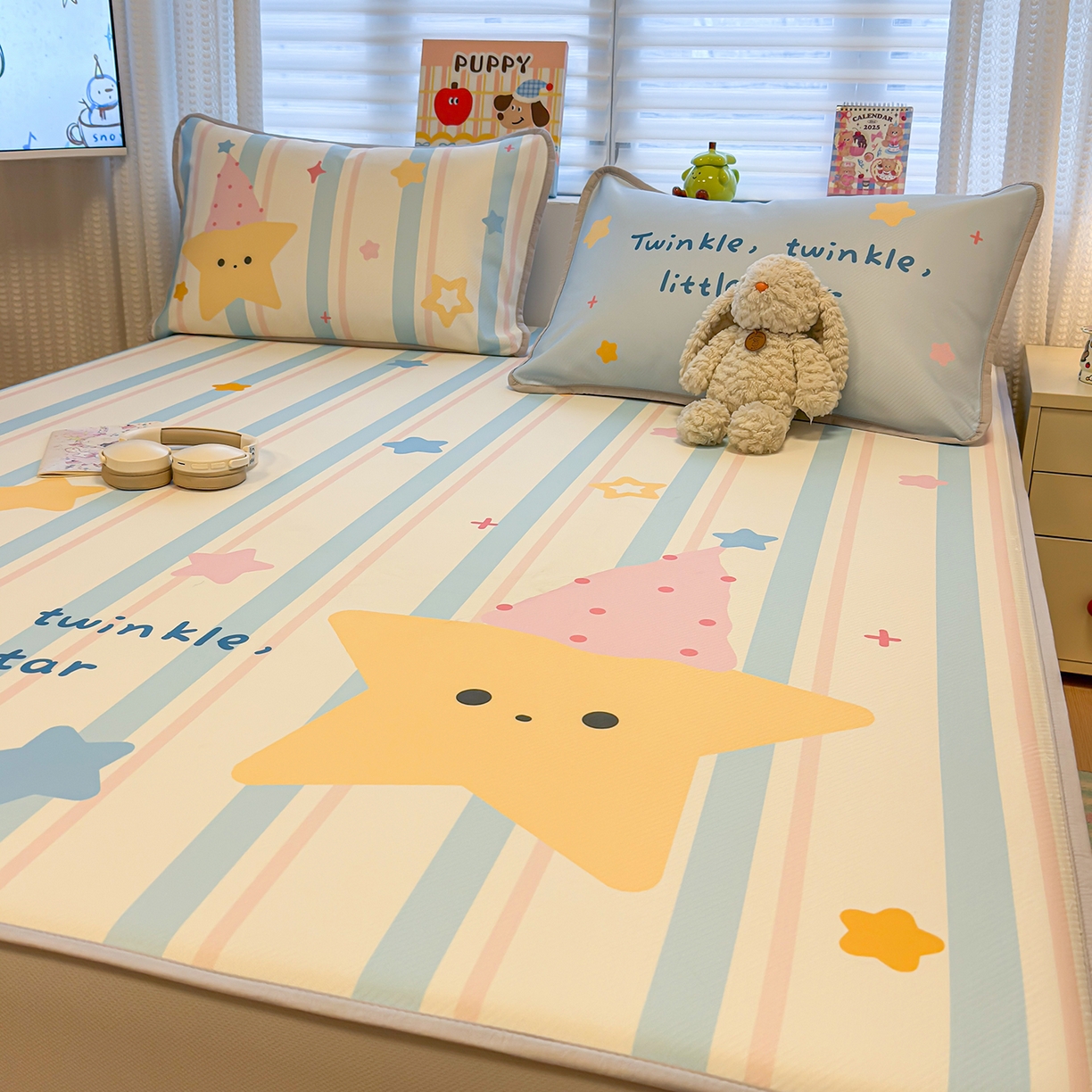 91家纺网 家纺一手货源 找家纺 懒猫家纺 2026新款大版卡通凉感冰丝床笠款凉席席子 床笠席-甜梦星愿