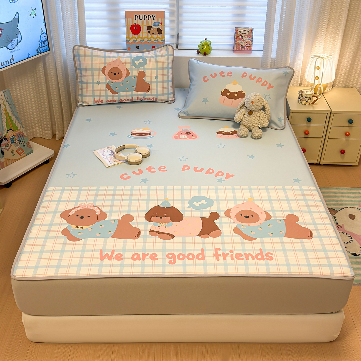 91家纺网 家纺一手货源 找家纺 懒猫家纺 2026新款大版卡通凉感冰丝床笠款凉席席子 床笠席-友趣小狗