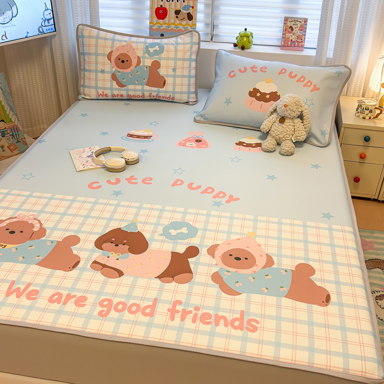 91家纺网 家纺一手货源 找家纺 懒猫家纺 2026新款大版卡通凉感冰丝床笠款凉席席子 床笠席-友趣小狗