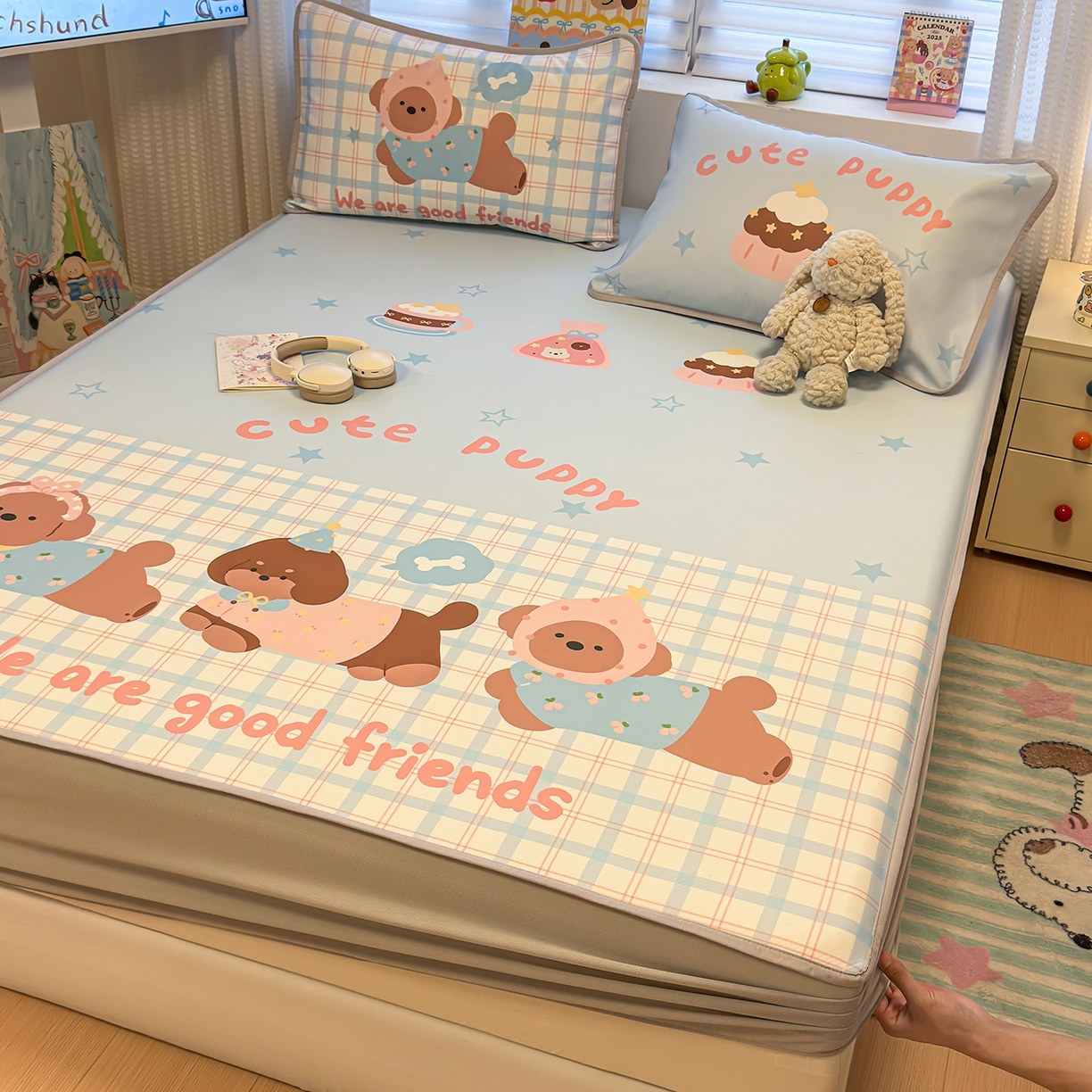 91家纺网 家纺一手货源 找家纺 懒猫家纺 2026新款大版卡通凉感冰丝床笠款凉席席子 床笠席-友趣小狗