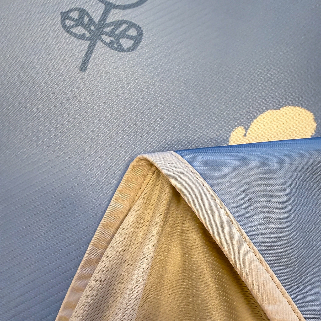 91家纺网 家纺一手货源 找家纺 懒猫家纺 2026新款大版卡通凉感冰丝床笠款凉席席子 床笠席-绅士狗狗