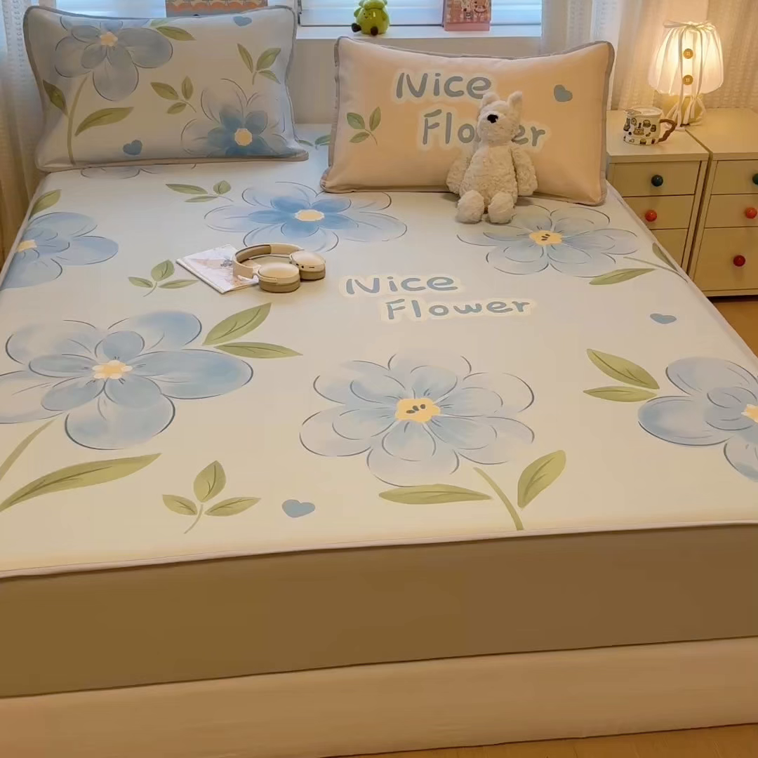 91家纺网 家纺一手货源 找家纺 懒猫家纺 2026新款大版卡通凉感冰丝床笠款凉席席子 床笠席-清欢小花