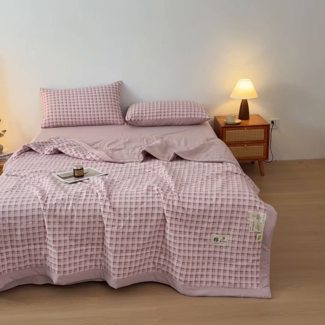 91家纺网 家纺一手货源 找家纺 寐眠 2026新款A类水洗棉棉花夏凉空调被 粉雾小格
