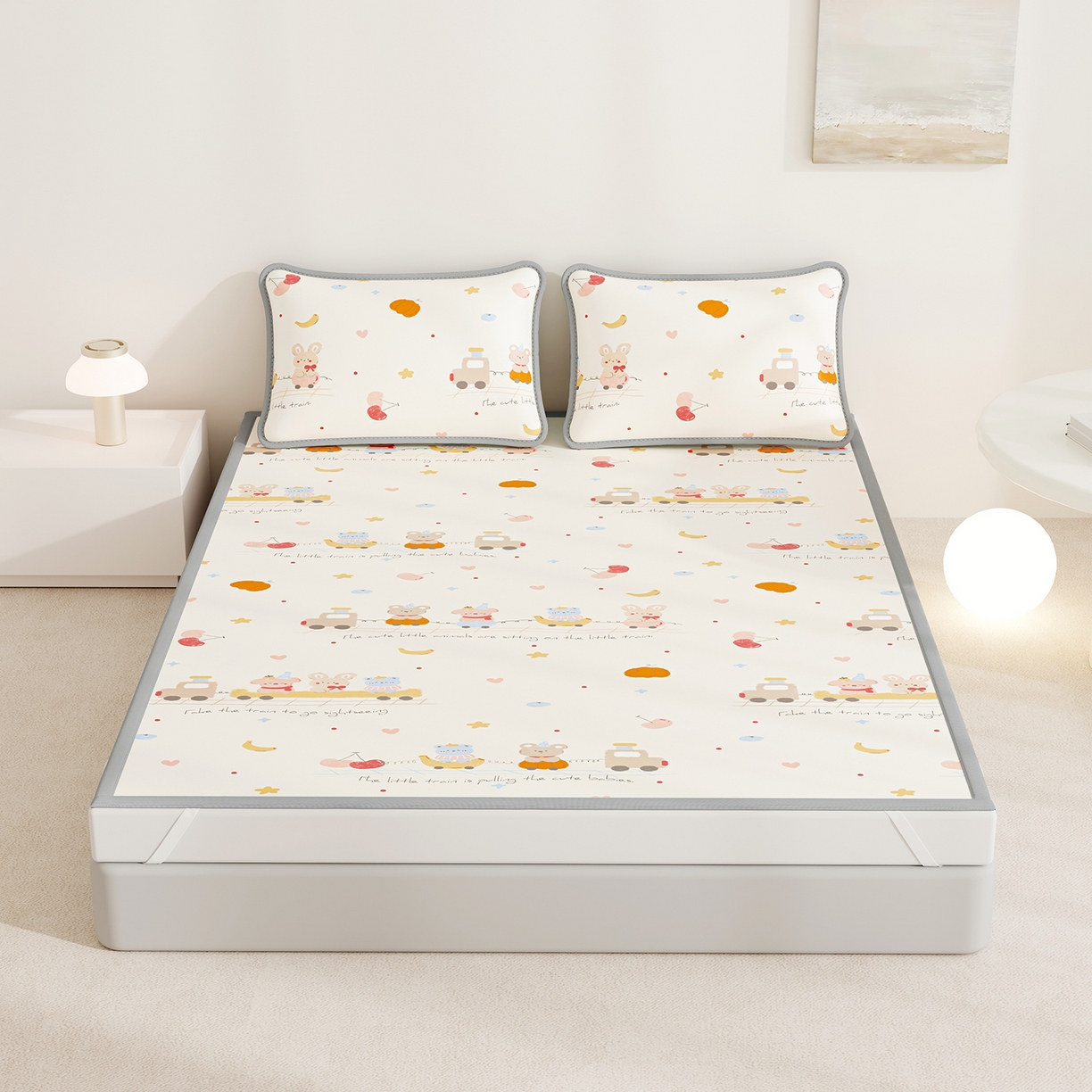 91家纺网 家纺一手货源 找家纺 奇丝雅 2026A类数码印花大版卡通冰丝凉席双人席可机洗学生宿舍空调软席三件套三明治网底 萌宝小火车