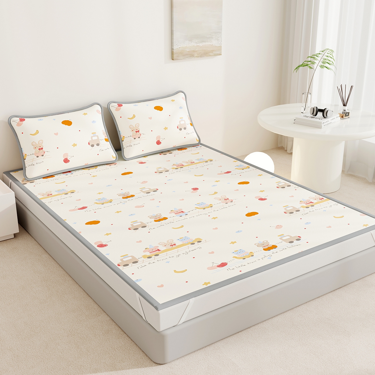 91家纺网 家纺一手货源 找家纺 奇丝雅 2026A类数码印花大版卡通冰丝凉席双人席可机洗学生宿舍空调软席三件套三明治网底 萌宝小火车