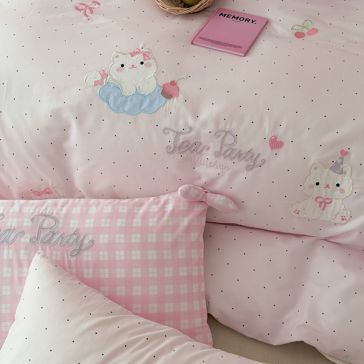 91家纺网 家纺一手货源 找家纺 懒猫家纺 2026新款【童趣系列】全棉纯棉印花刺绣套件【带礼盒】【带图片同款立体蝴蝶结】 小猫晚安曲