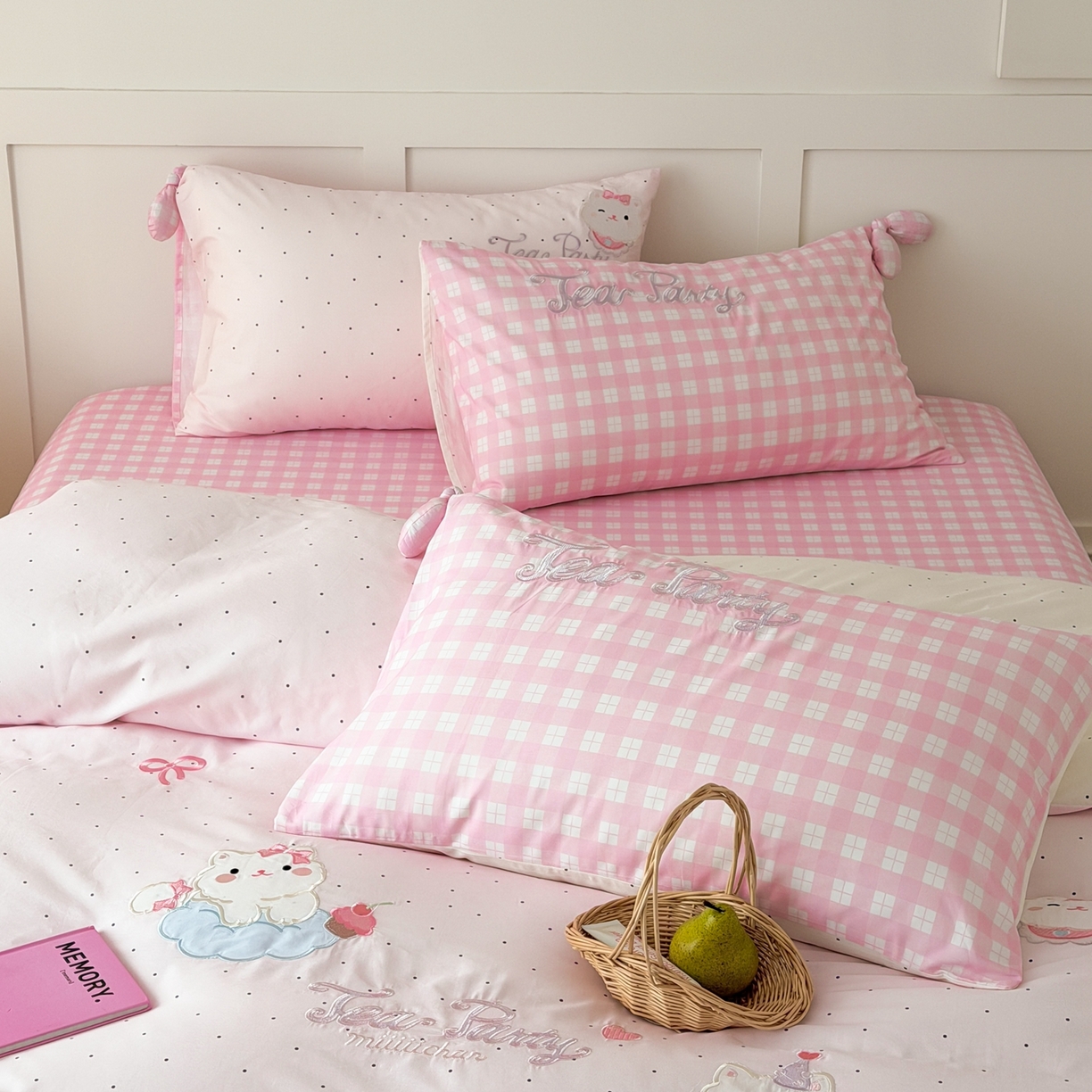 91家纺网 家纺一手货源 找家纺 懒猫家纺 2026新款【童趣系列】全棉纯棉印花刺绣套件【带礼盒】【带图片同款立体蝴蝶结】 小猫晚安曲