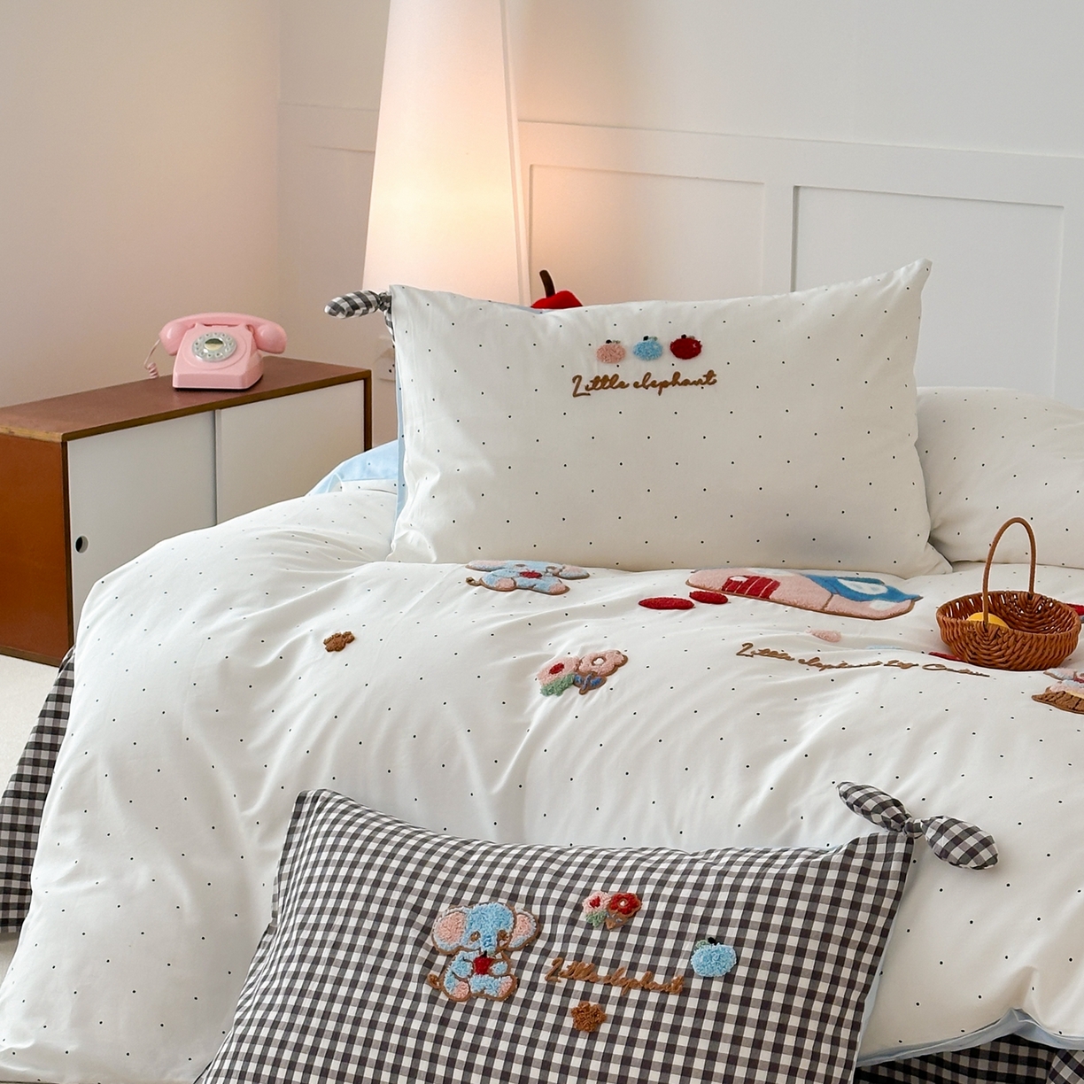 91家纺网 家纺一手货源 找家纺 懒猫家纺 2026新款【童趣系列】全棉纯棉印花刺绣套件【带礼盒】【带图片同款立体蝴蝶结】 小象日记