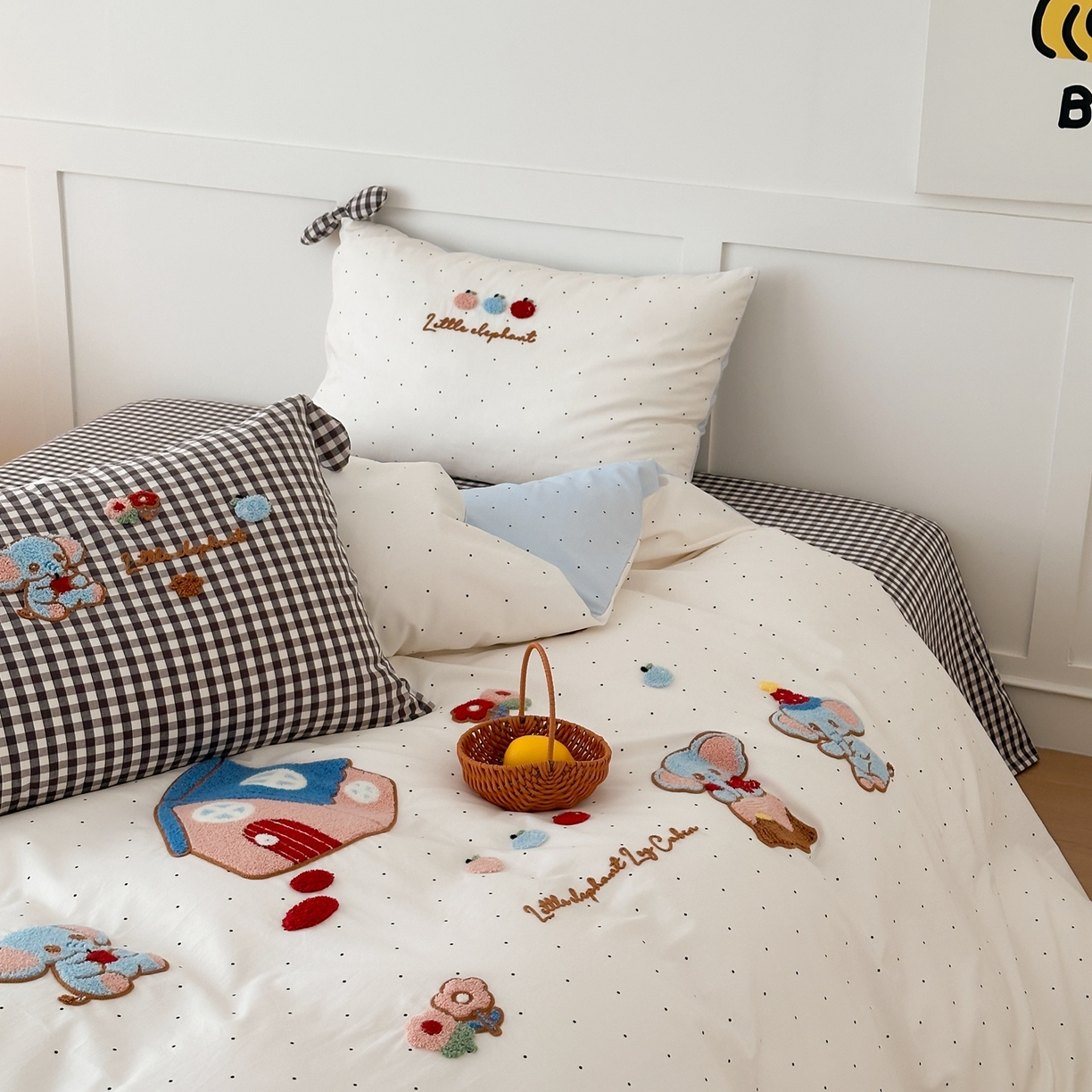 91家纺网 家纺一手货源 找家纺 懒猫家纺 2026新款【童趣系列】全棉纯棉印花刺绣套件【带礼盒】【带图片同款立体蝴蝶结】 小象日记