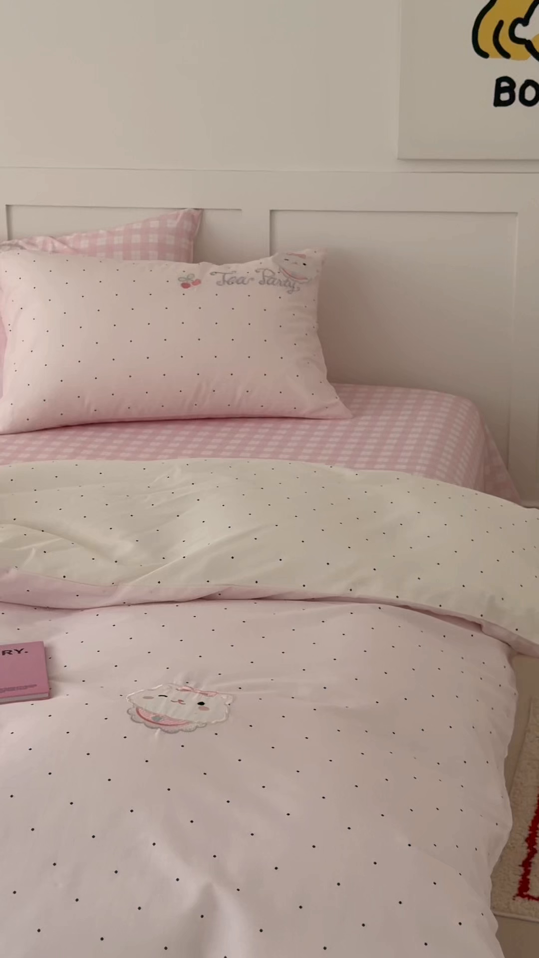 91家纺网 家纺一手货源 找家纺 懒猫家纺 2026新款【童趣系列】全棉纯棉印花刺绣套件【带礼盒】【带图片同款立体蝴蝶结】 小猫晚安曲